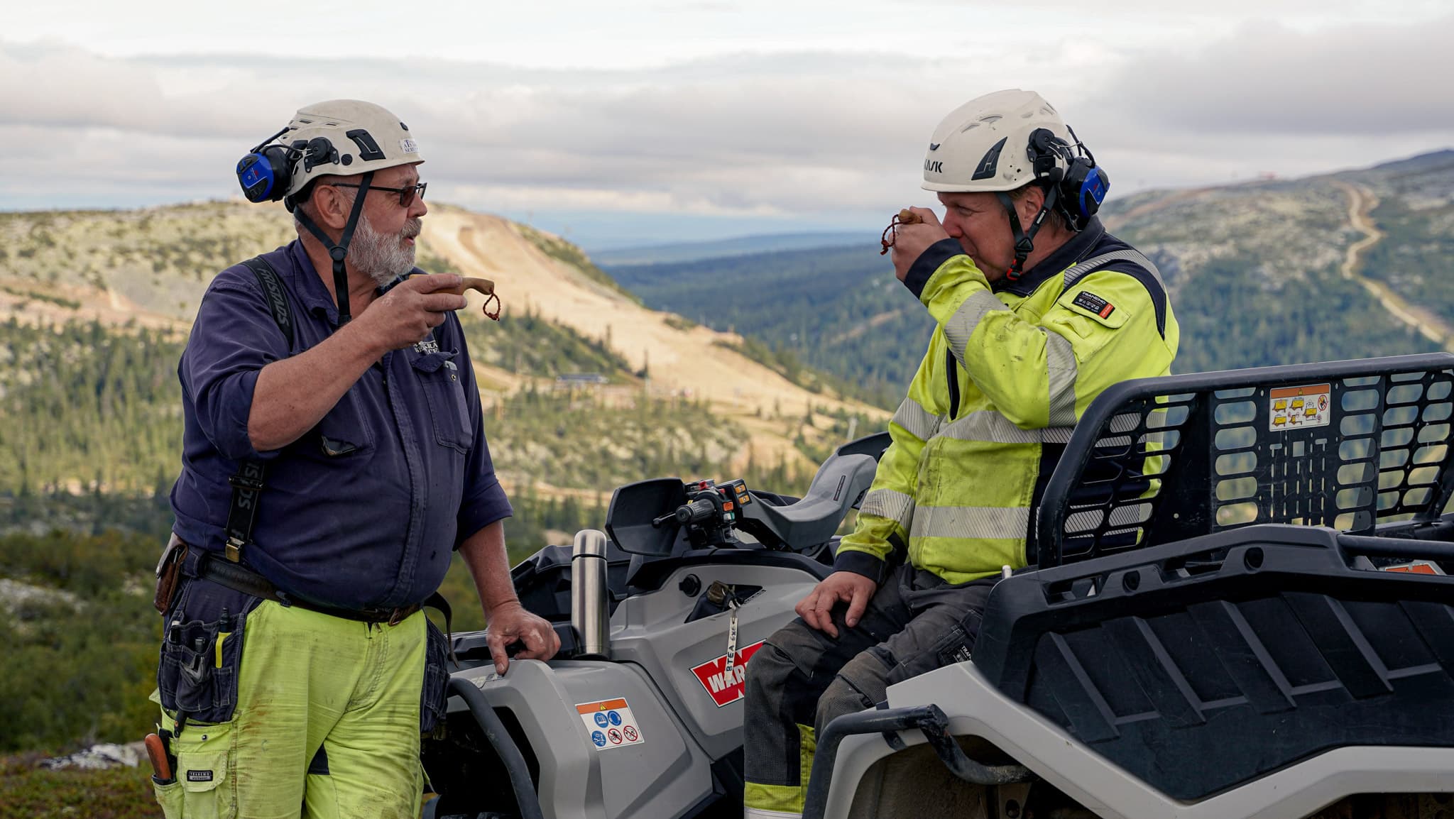Vill du bli vår nästa kollega? Vi vill jobba med dig som är en lagspelare och som inte ger upp i första taget. Sök lediga tjänster eller skicka en spontanansökan till oss.